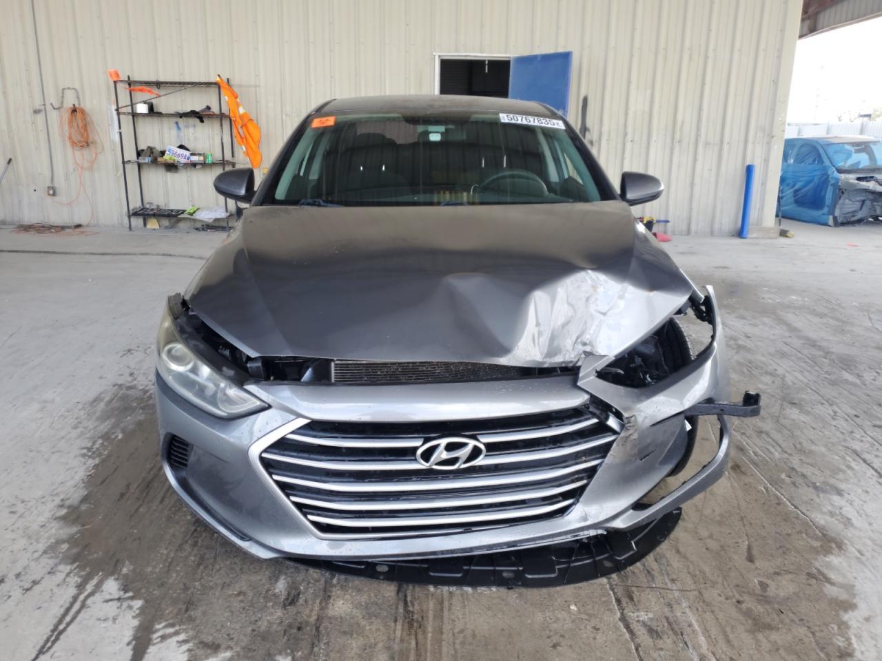 2018 HYUNDAI ELANTRA SE - Фото 5