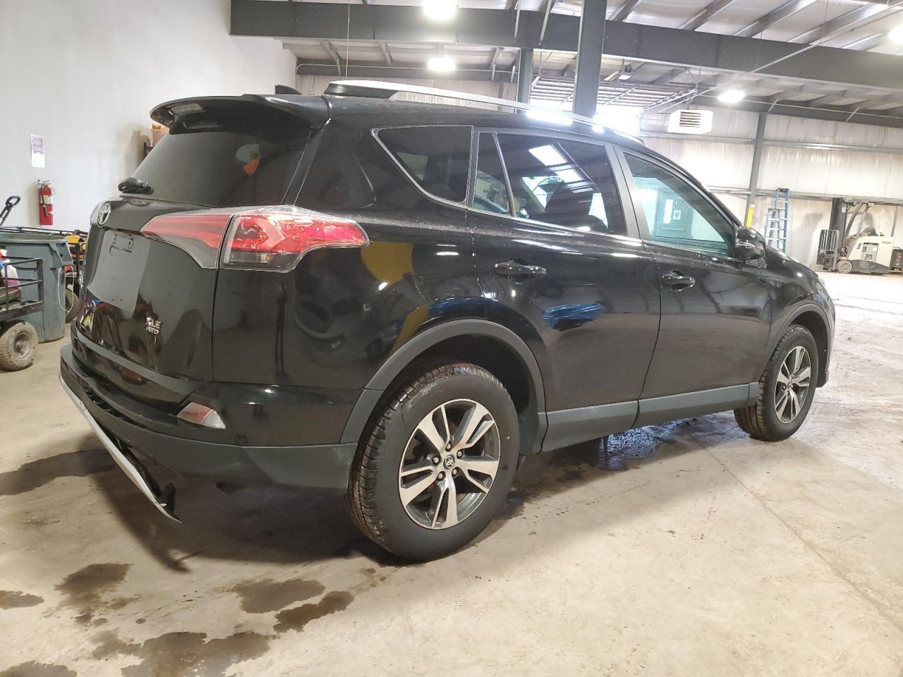 2017 TOYOTA RAV4 XLE - Image 3