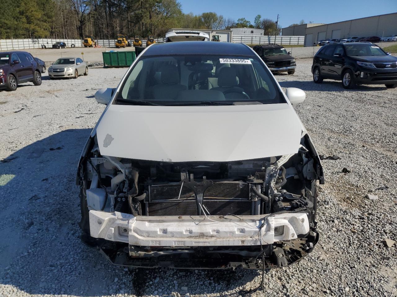 2017 TOYOTA PRIUS V - Image 5