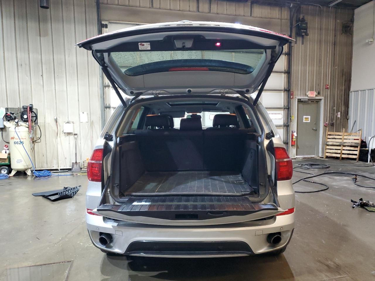 2013 BMW X5 XDRIVE3 - Image 6