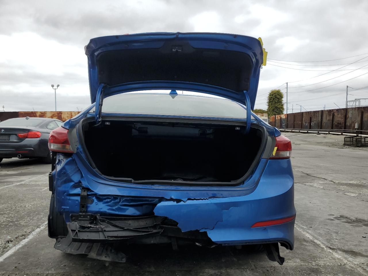 2017 HYUNDAI ELANTRA SE - Фото 6