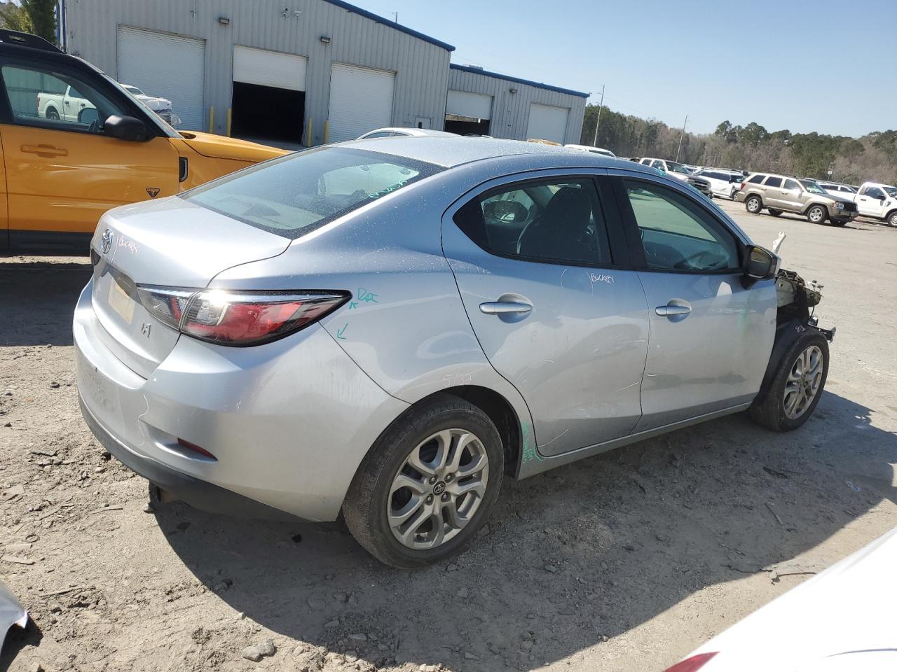 2017 TOYOTA YARIS IA - Фото 3