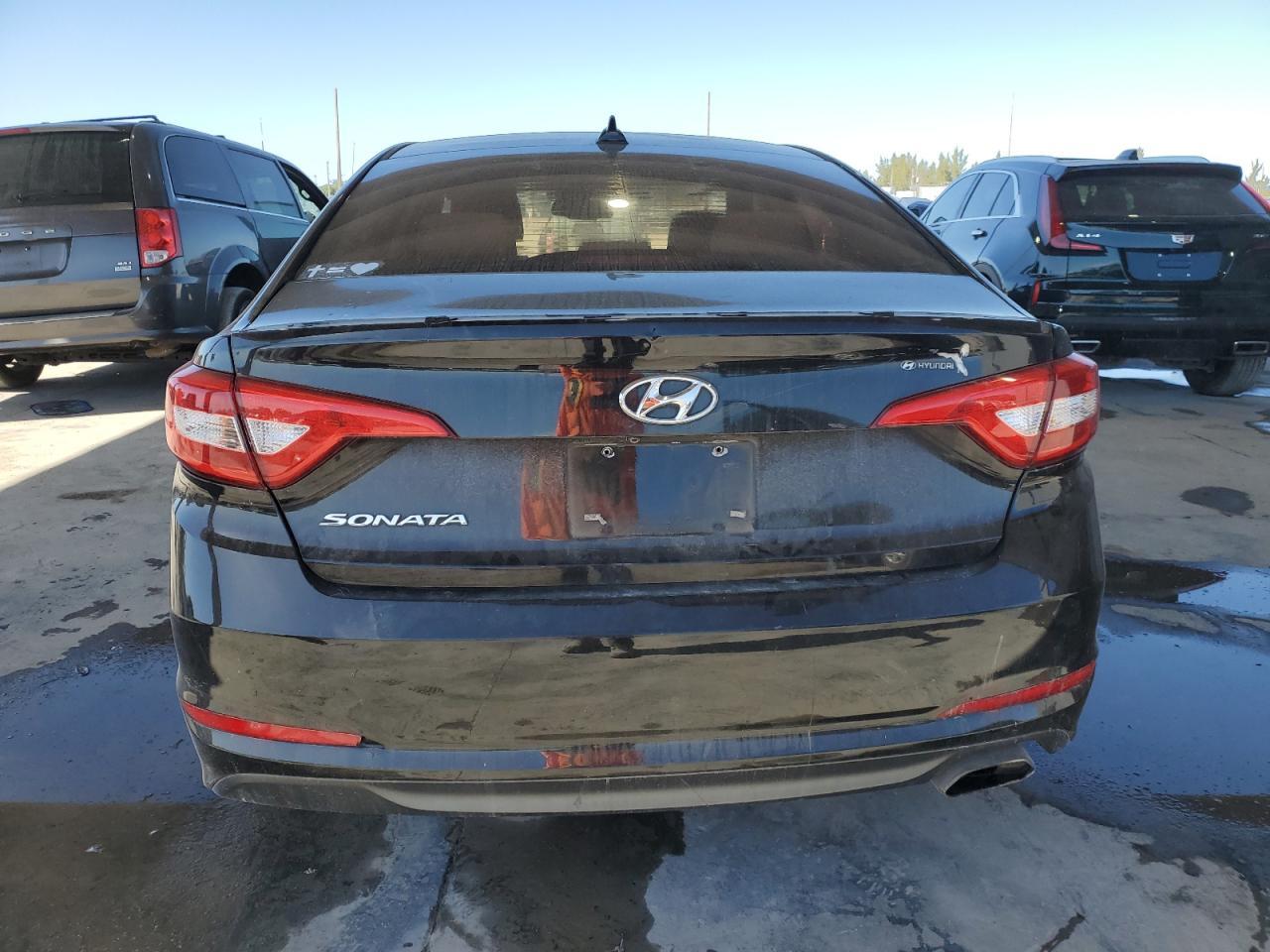2017 HYUNDAI SONATA SE - Image 6