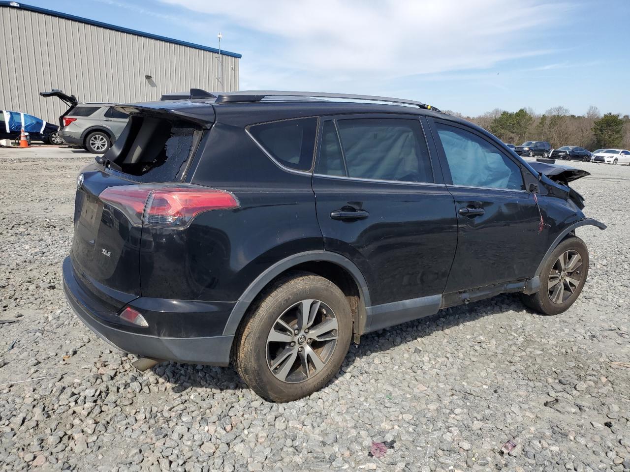 2017 TOYOTA RAV4 XLE - Фото 3