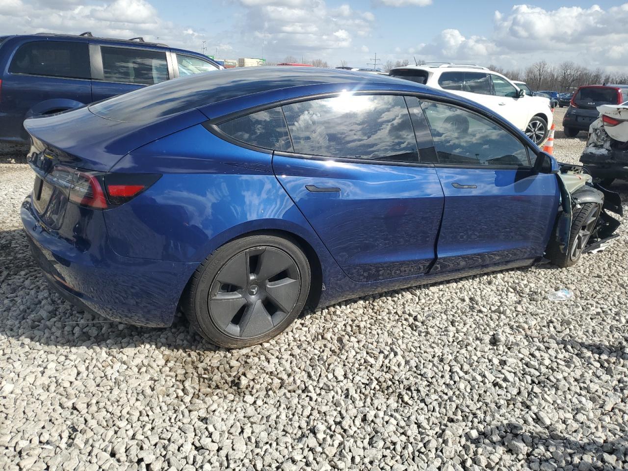 2023 TESLA MODEL 3 - Фото 3
