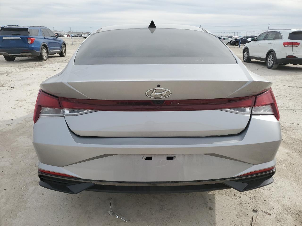 2022 HYUNDAI ELANTRA SE - Фото 6