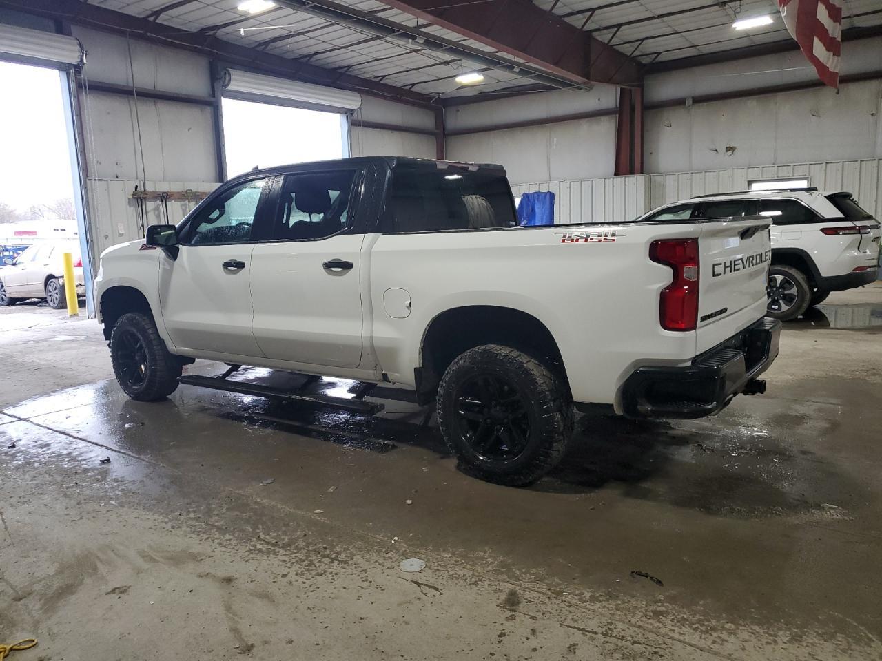 2021 CHEVROLET SILVERADO - Фото 2