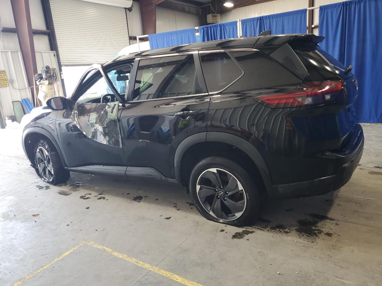 2024 NISSAN ROGUE SV - Image 2