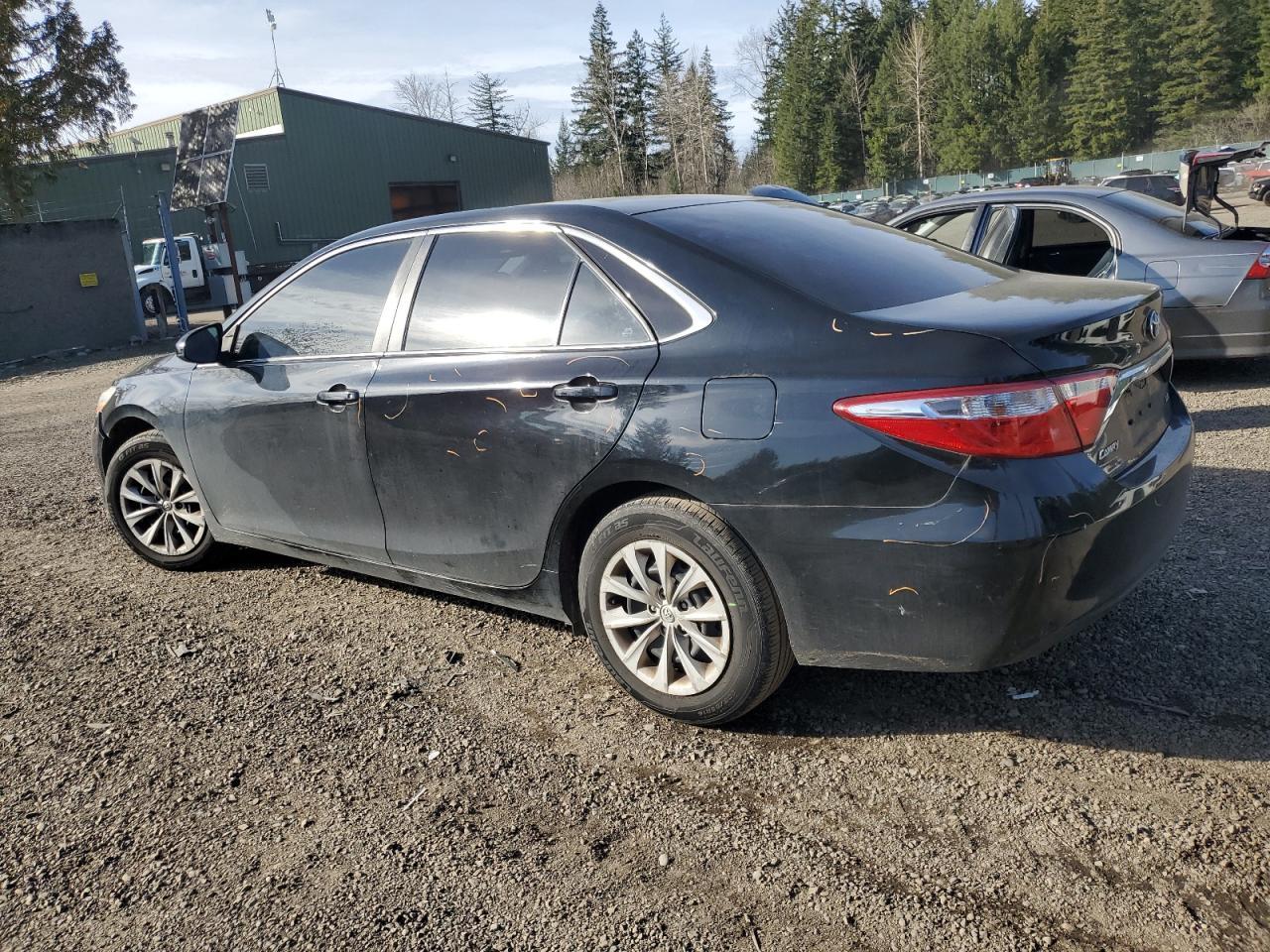 2015 TOYOTA CAMRY LE - Image 2