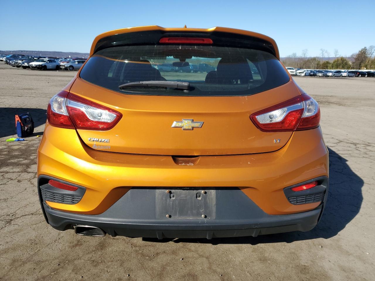 2017 CHEVROLET CRUZE LT - Image 6