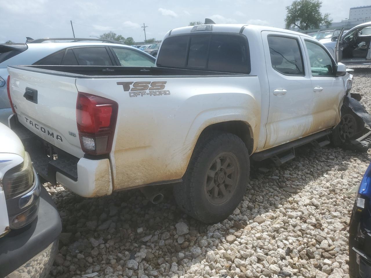 2023 TOYOTA TACOMA DOU - Фото 3