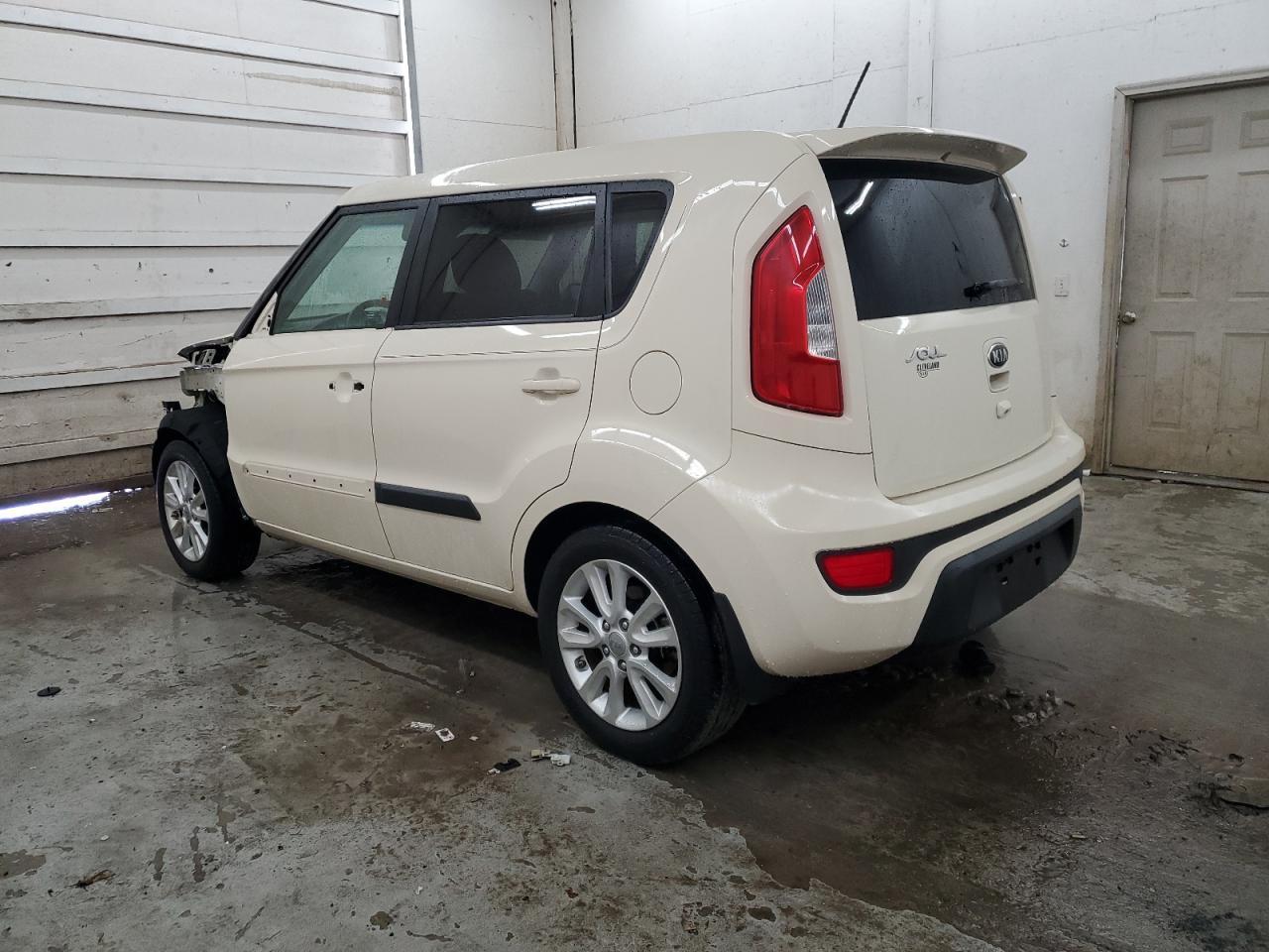 2013 KIA SOUL + - Image 2