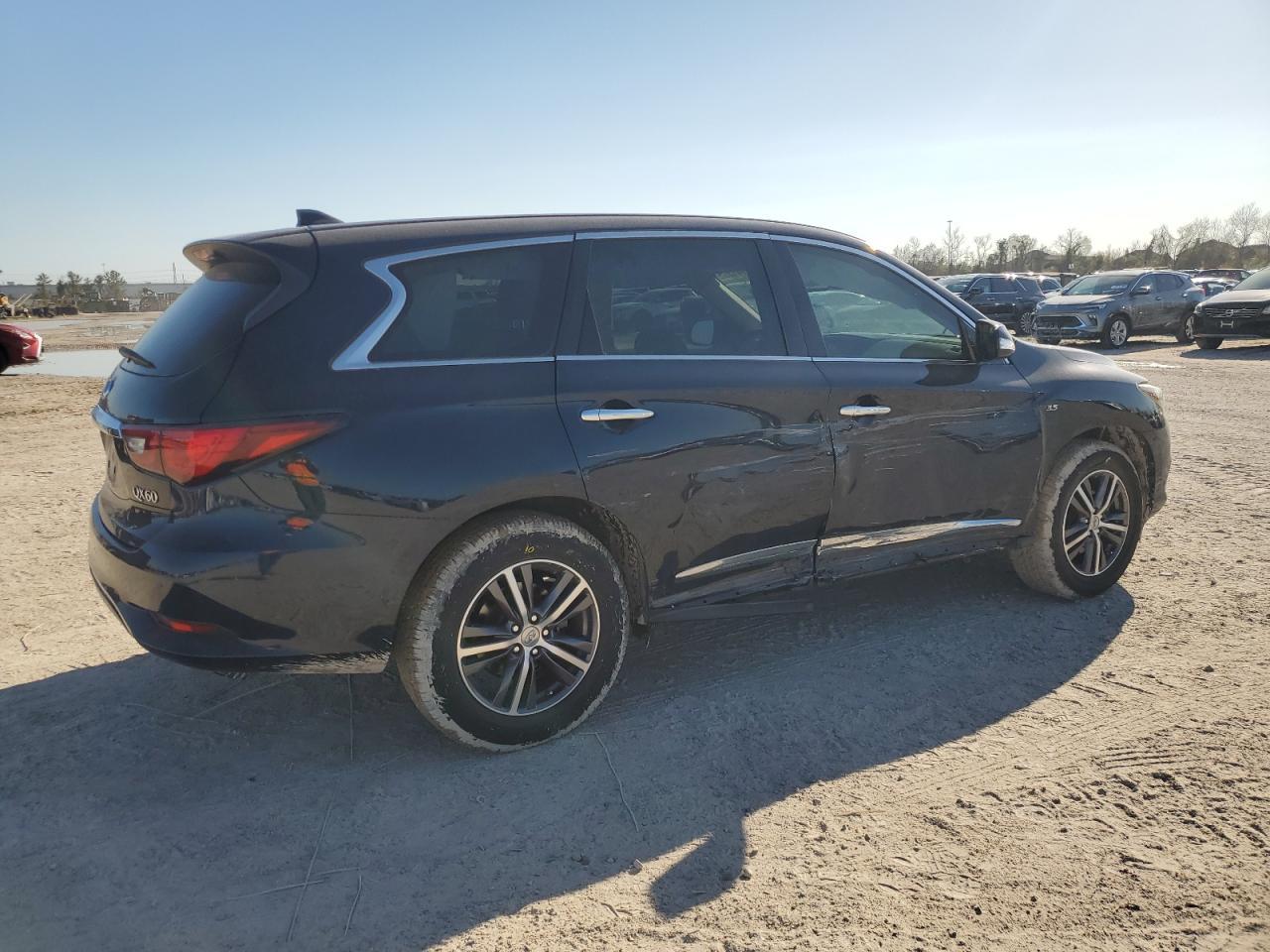 2019 INFINITI QX60 LUXE - Image 3