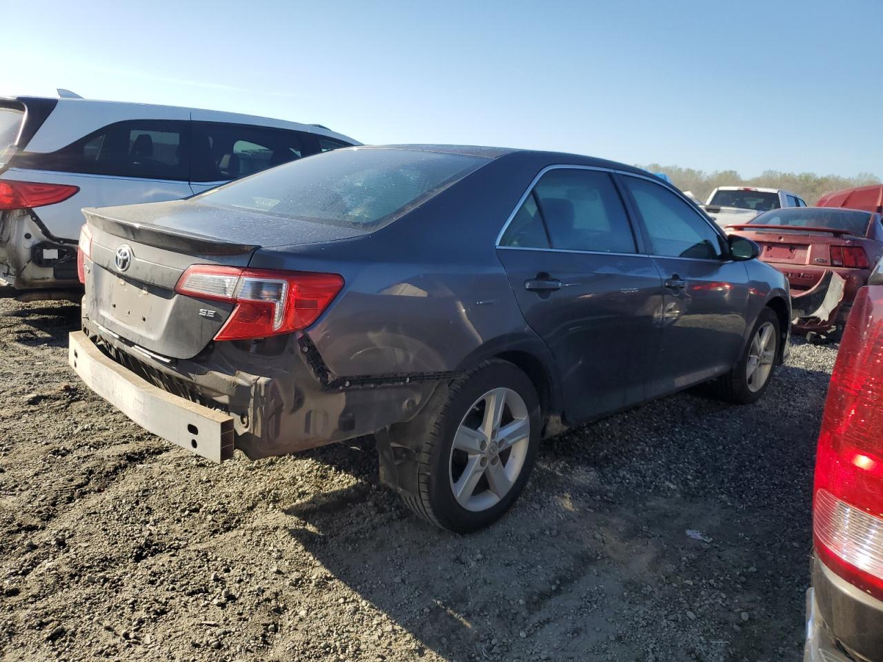 2014 TOYOTA CAMRY L - Image 3