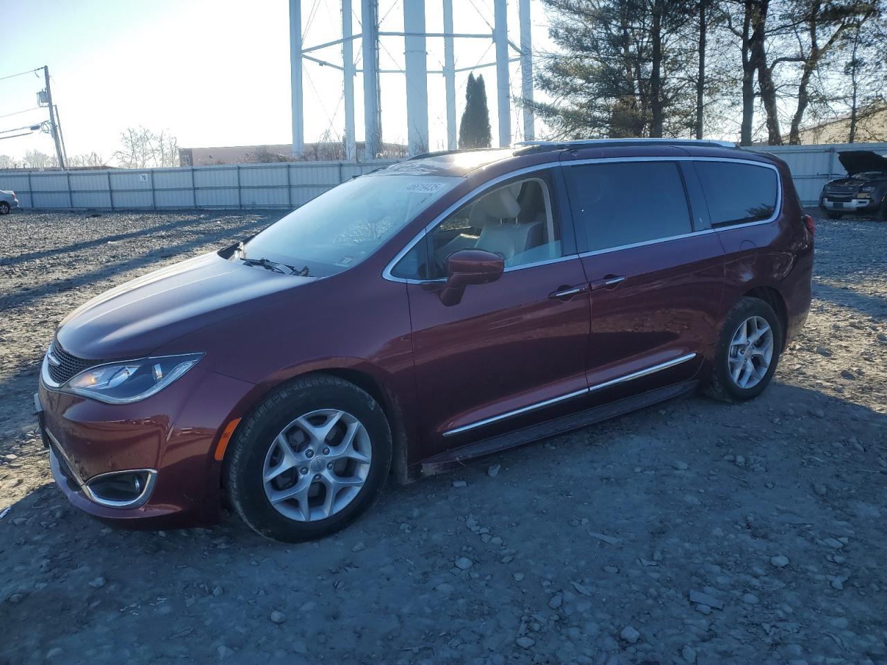 2017 CHRYSLER PACIFICA T