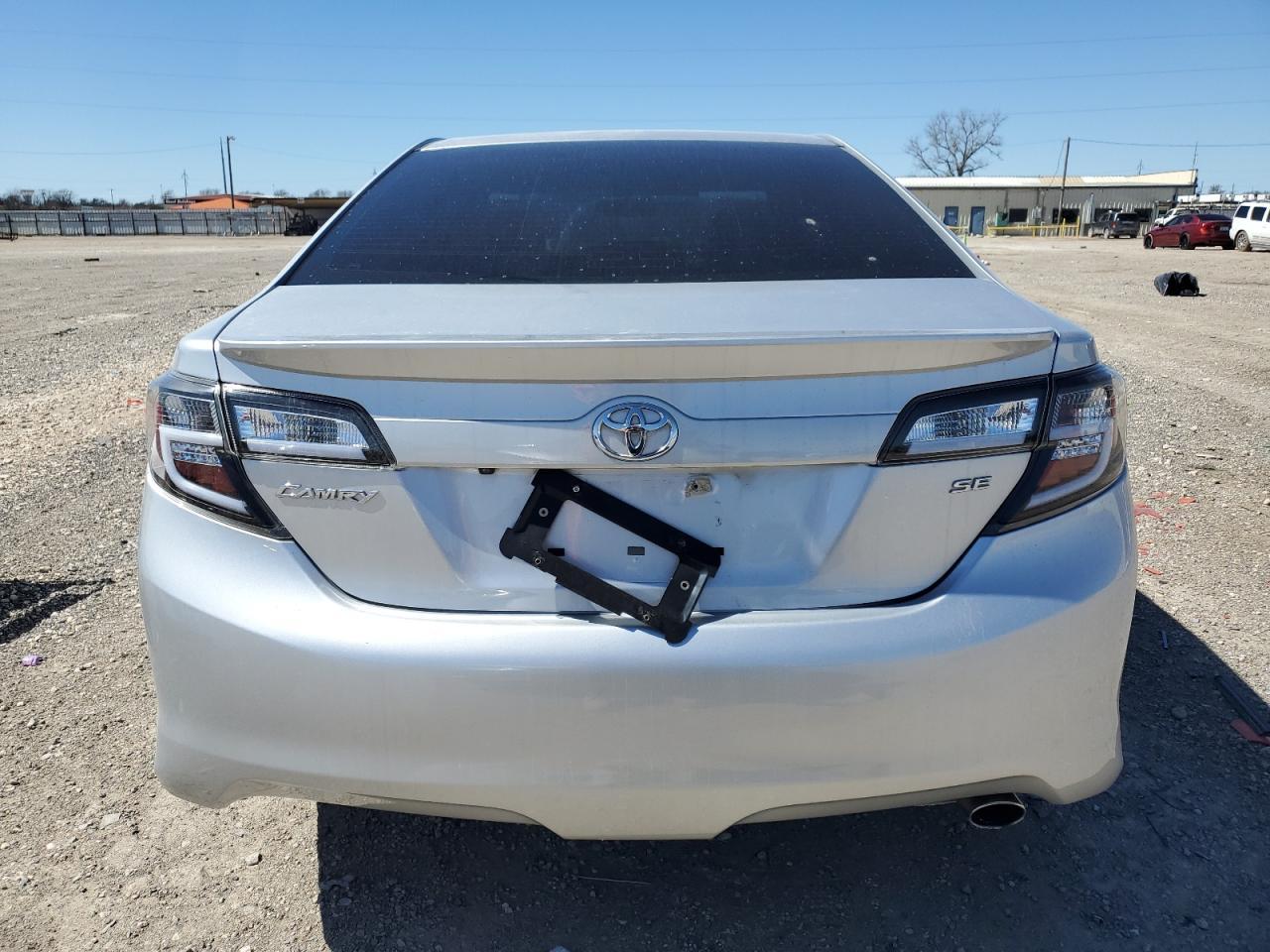 2014 TOYOTA CAMRY L - Image 6