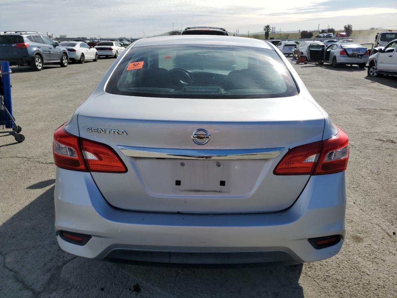 2018 NISSAN SENTRA S - Фото 6