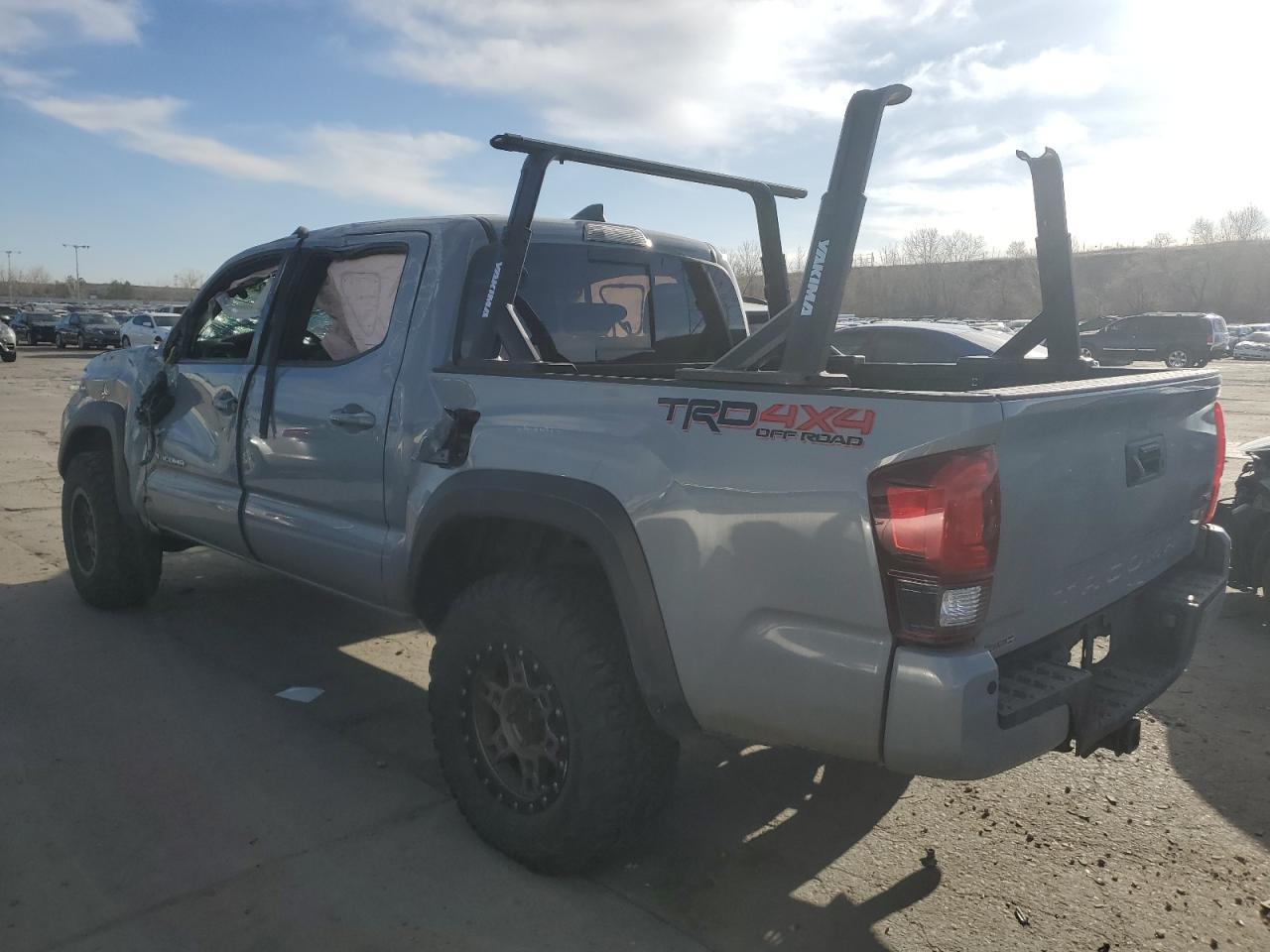 2019 TOYOTA TACOMA DOU - Фото 2