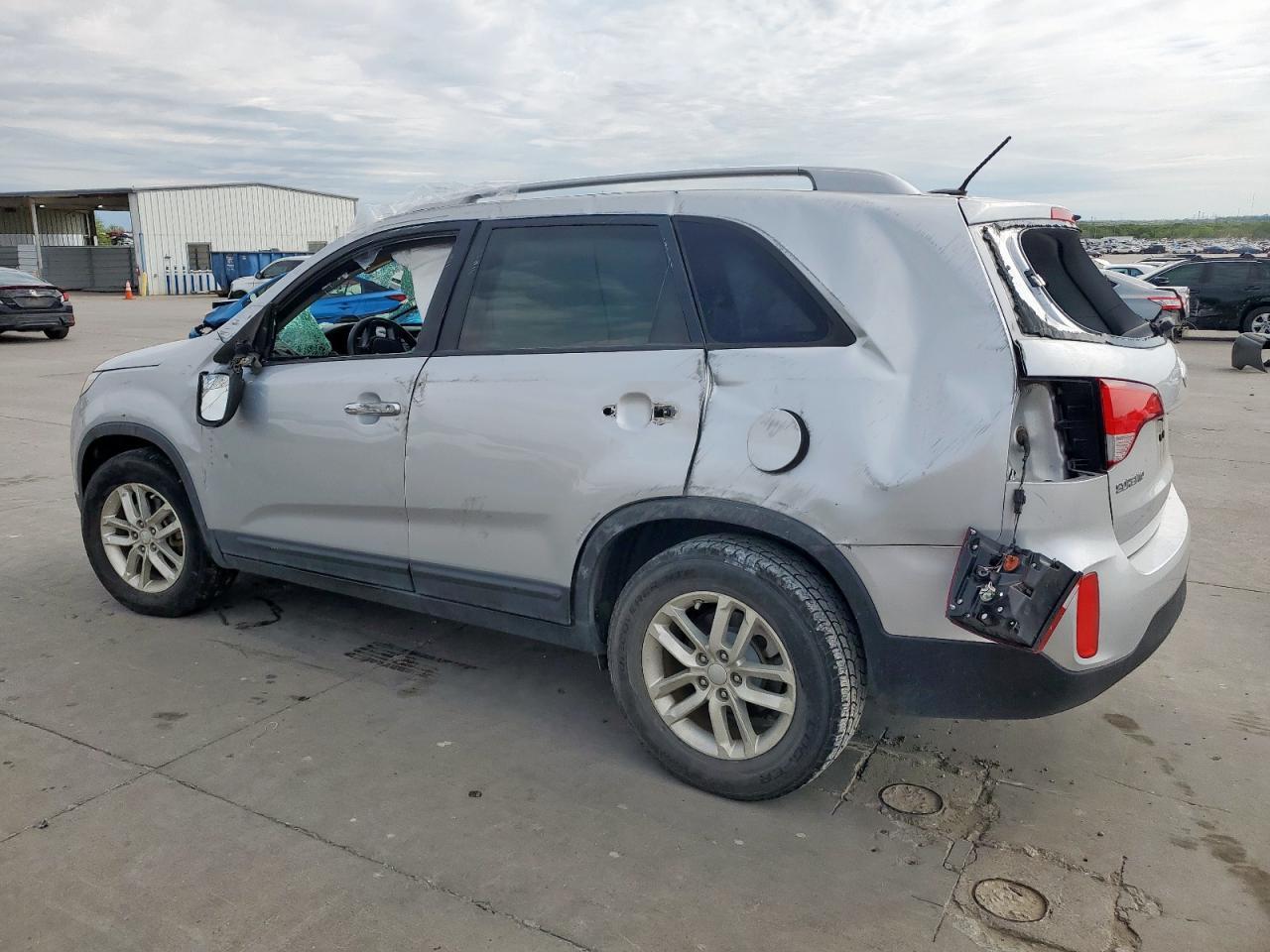 2015 KIA SORENTO LX - Image 2