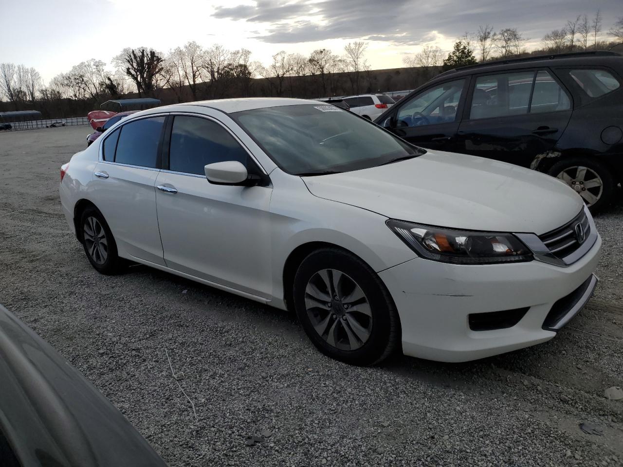 2014 HONDA ACCORD LX - Image 4