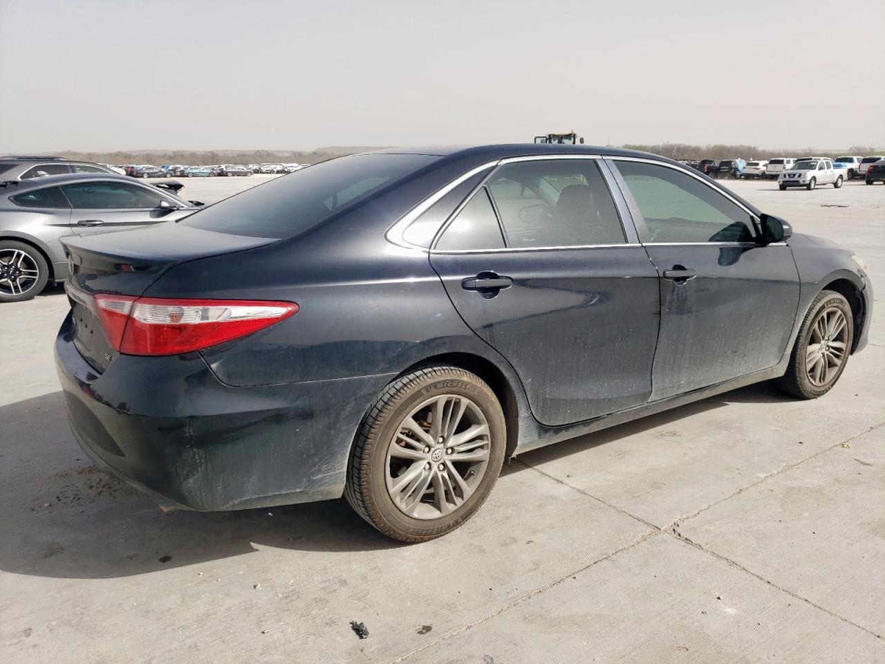 2016 TOYOTA CAMRY LE - Image 3