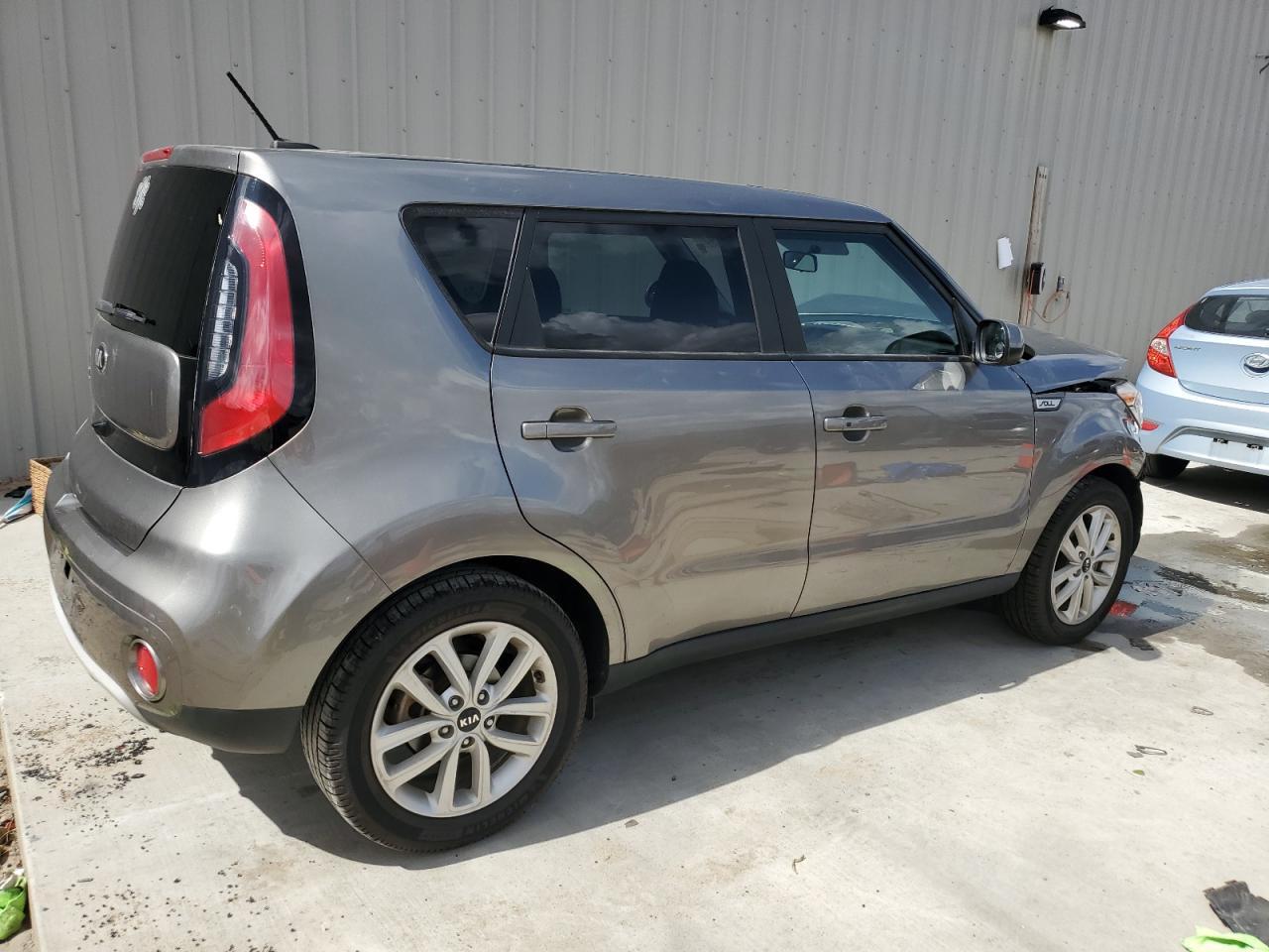 2019 KIA SOUL + - Image 3