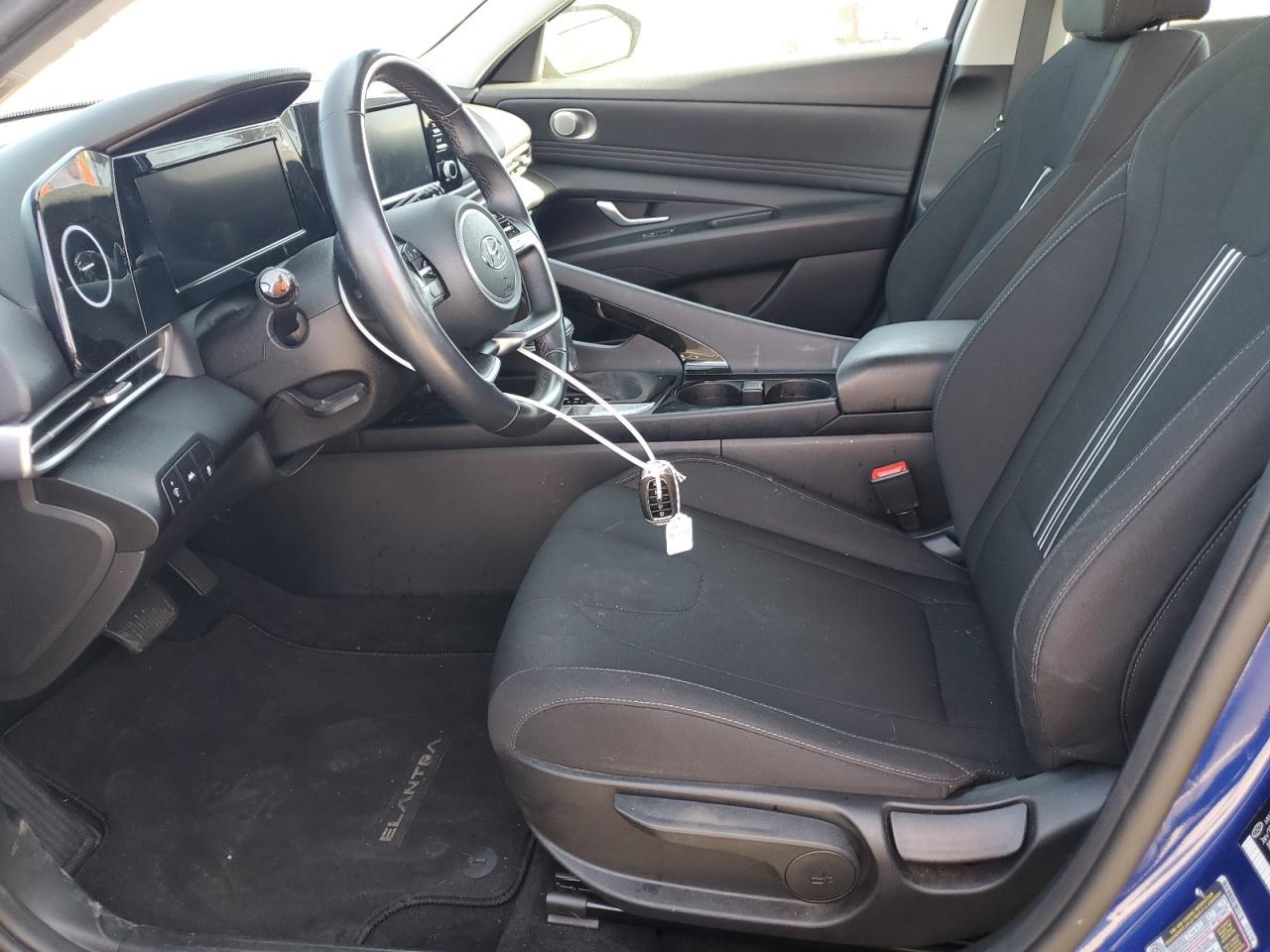 2022 HYUNDAI ELANTRA SE - Image 7