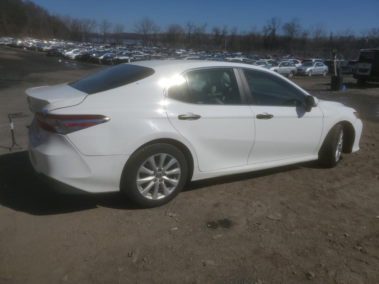 2018 TOYOTA CAMRY L - Image 3