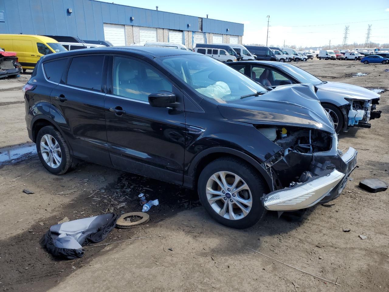 2017 FORD ESCAPE SE - Фото 4