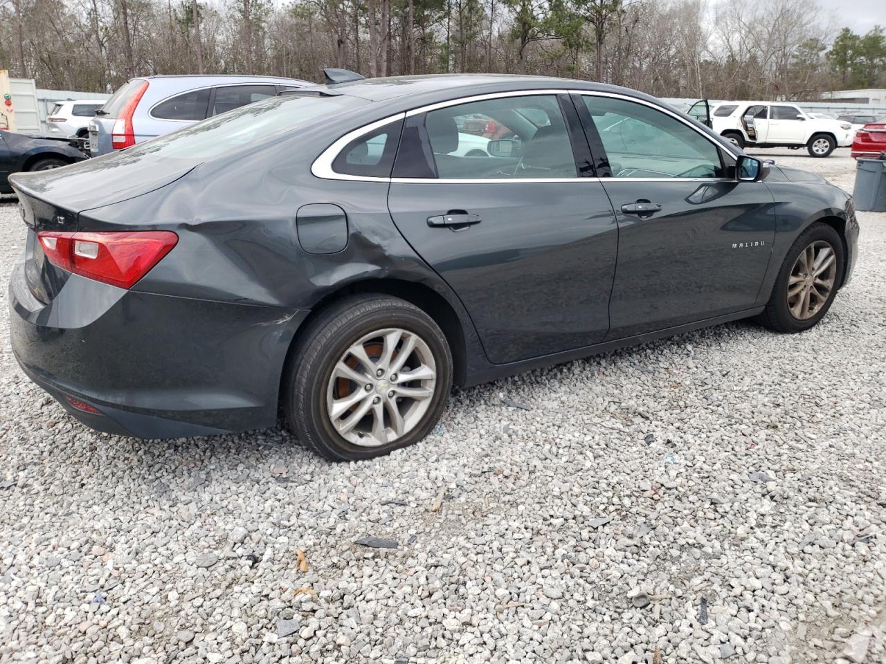 2017 CHEVROLET MALIBU LT - Image 3