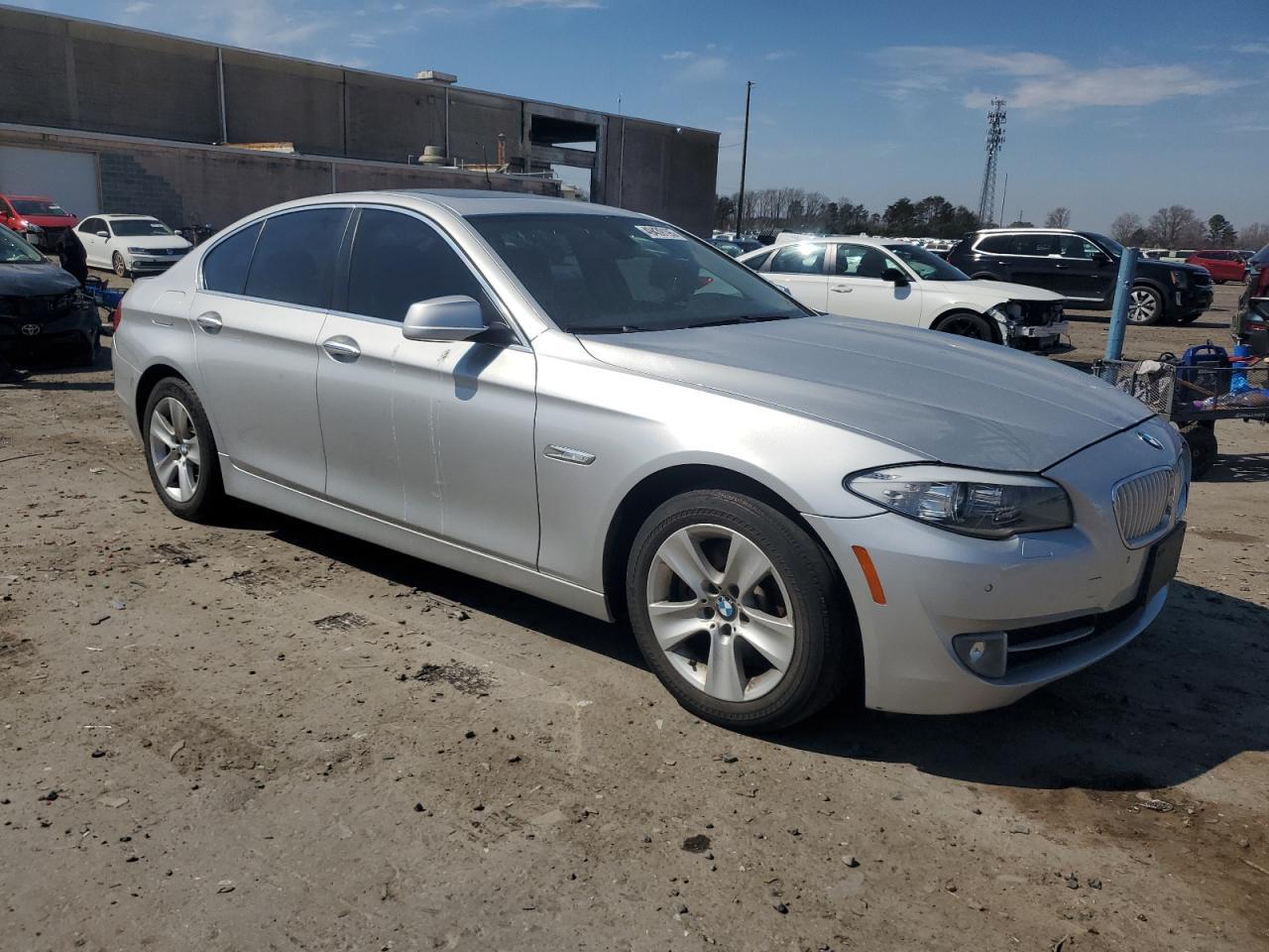 2013 BMW 528 XI - Image 4
