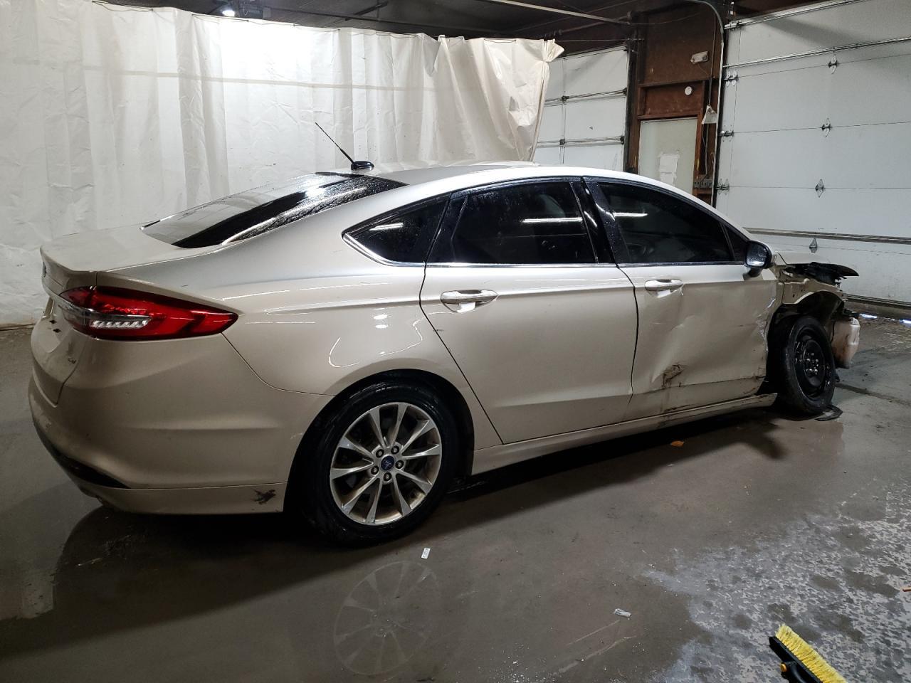 2017 FORD FUSION SE - Image 3
