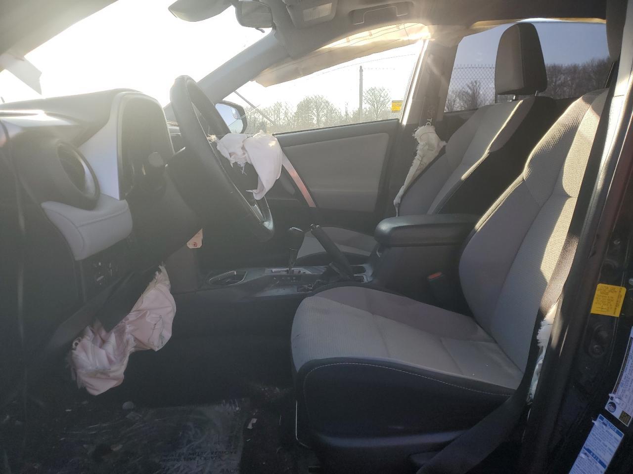 2017 TOYOTA RAV4 XLE - Image 7