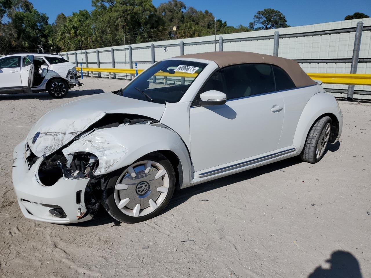2019 VOLKSWAGEN BEETLE S