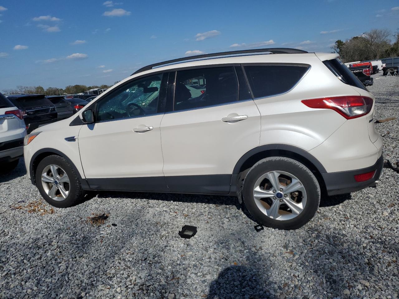 2015 FORD ESCAPE SE - Image 2
