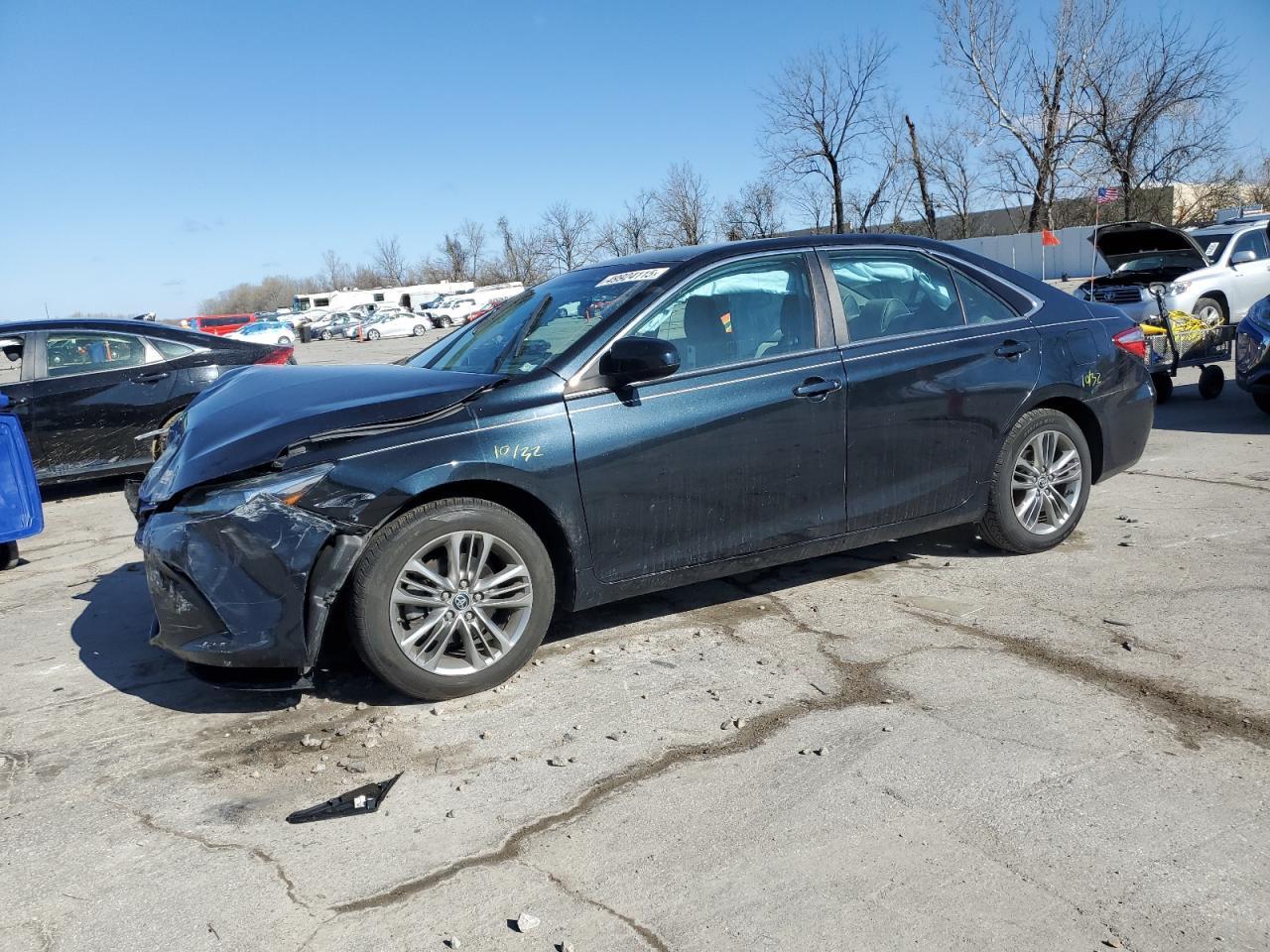 2015 TOYOTA CAMRY LE