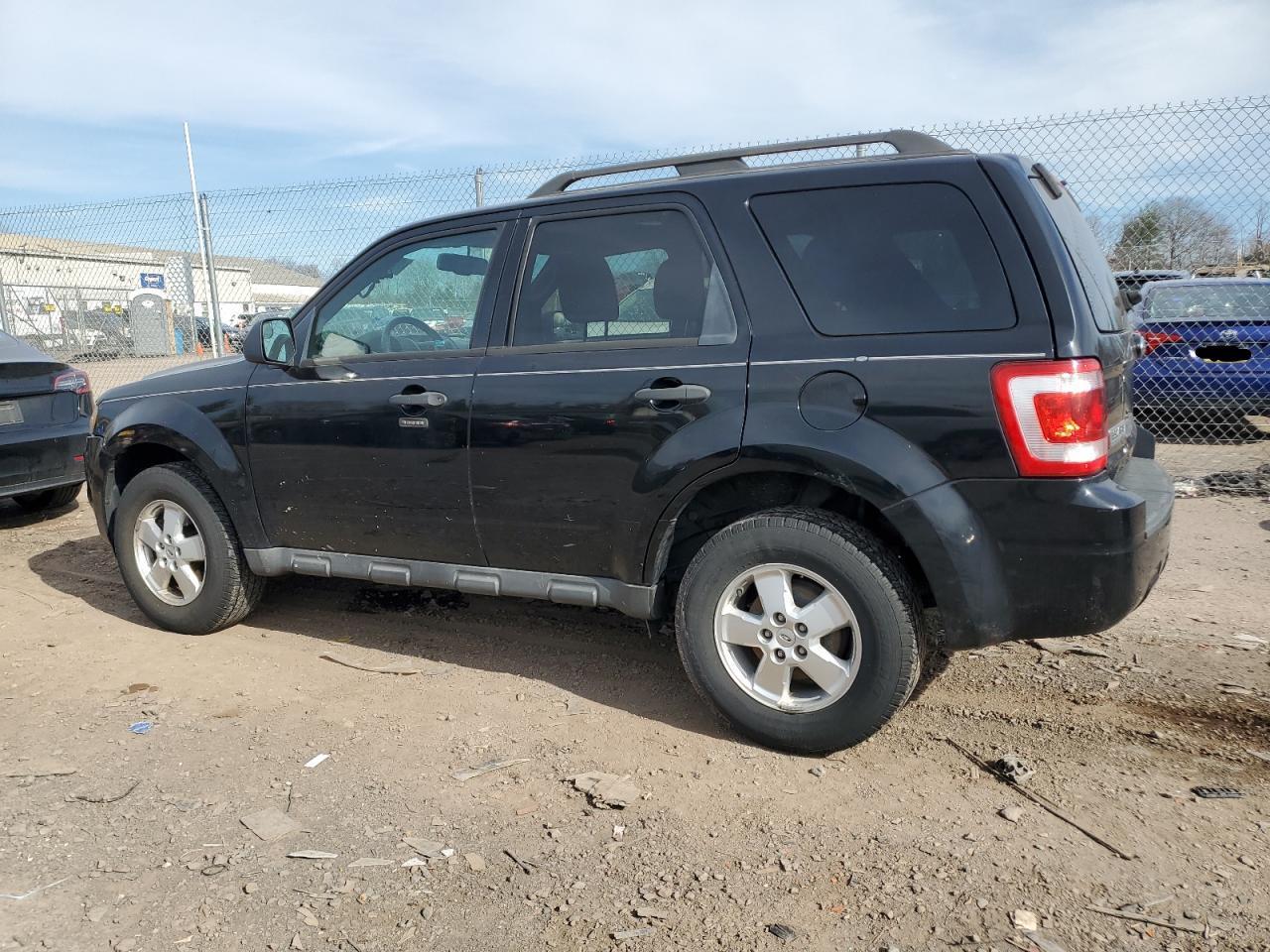 2010 FORD ESCAPE XLT - Фото 2