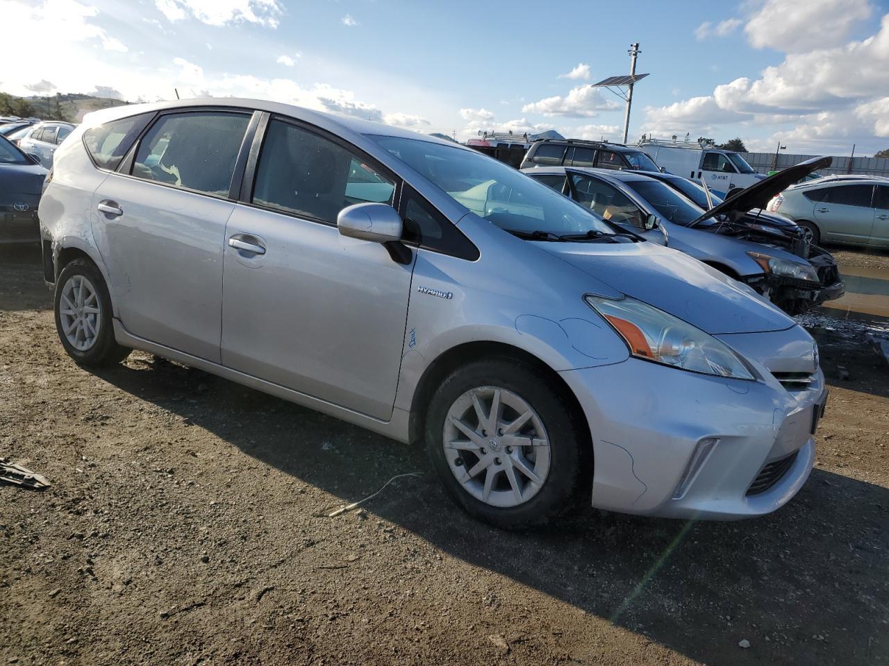 2013 TOYOTA PRIUS V - Image 4