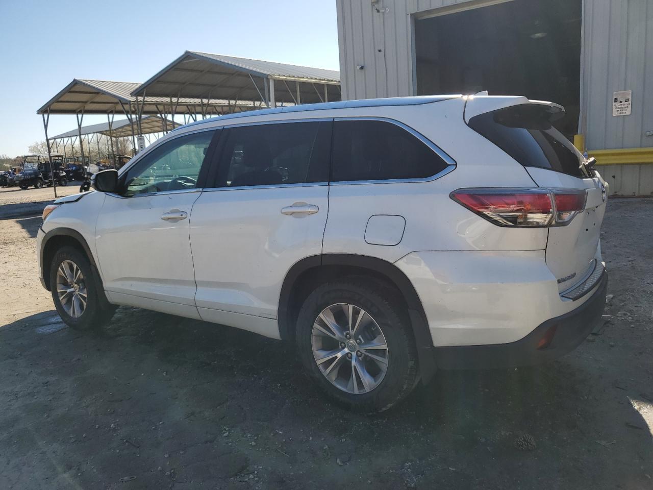 2015 TOYOTA HIGHLANDER - Image 2