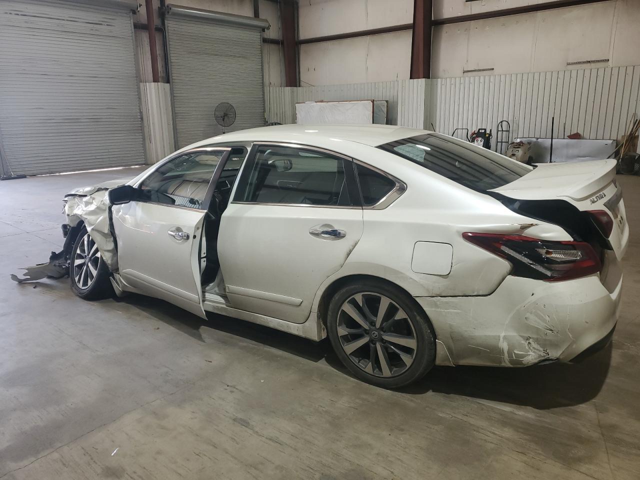 2017 NISSAN ALTIMA 2.5 - Фото 2