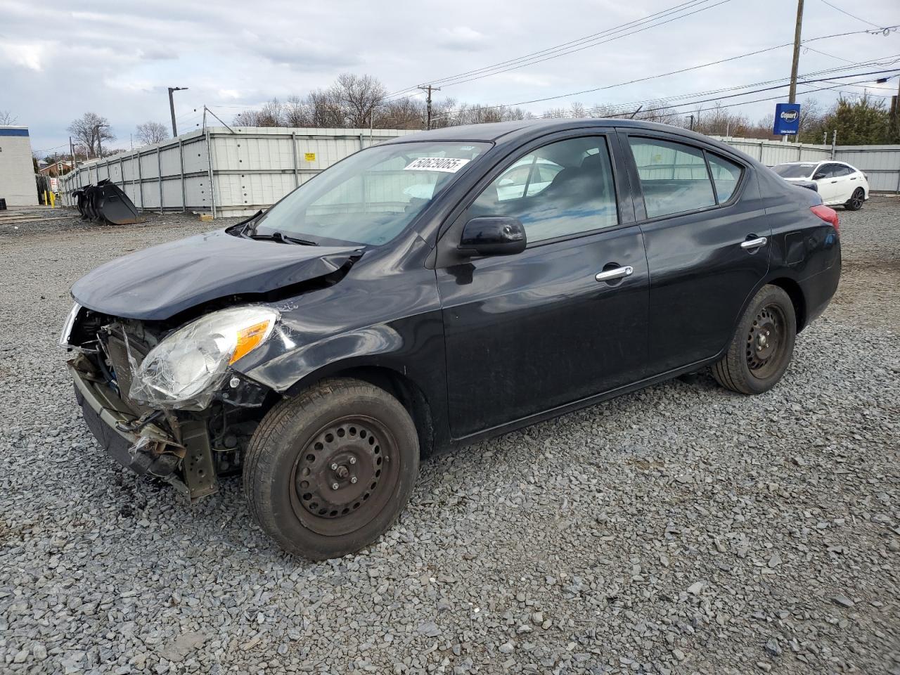 2014 NISSAN VERSA S