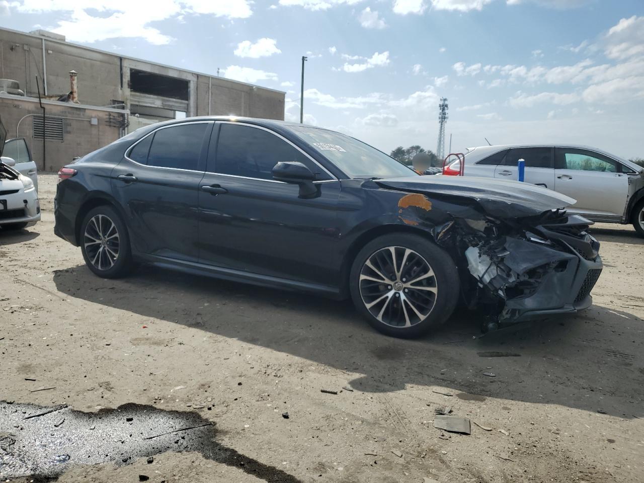 2018 TOYOTA CAMRY L - Image 4