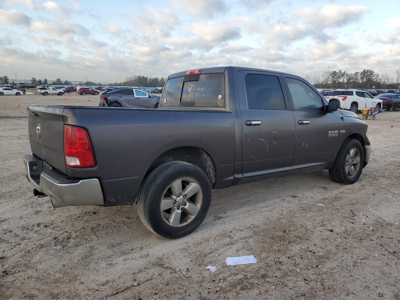 2017 RAM 1500 SLT - Image 3