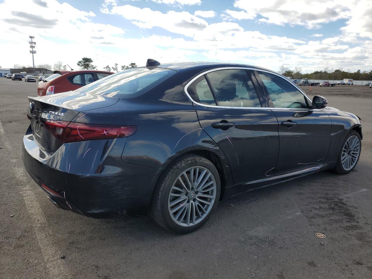 2017 ALFA ROMEO GIULIA TI - Фото 3