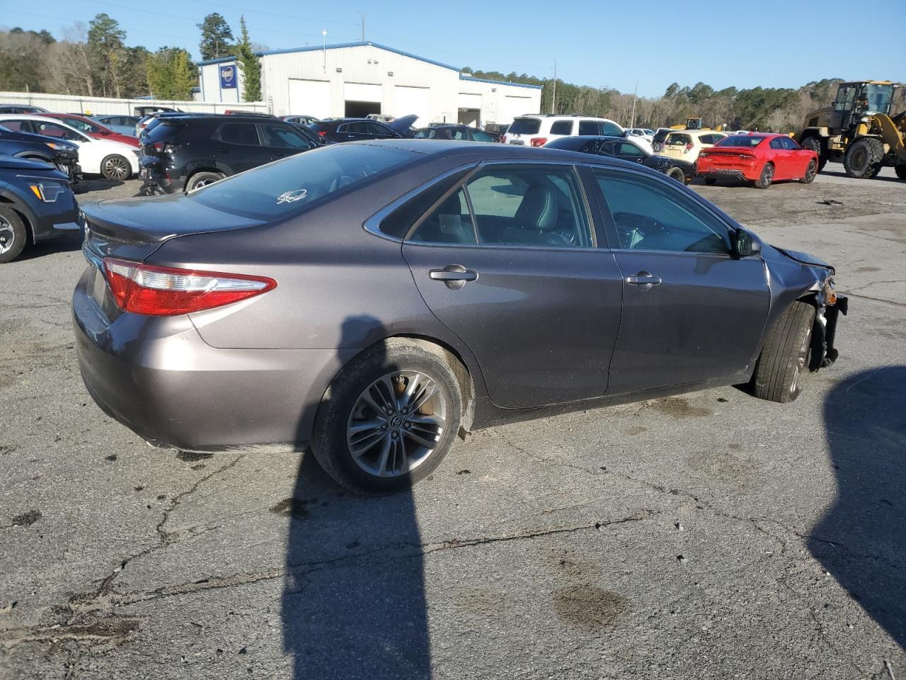 2015 TOYOTA CAMRY LE - Image 3