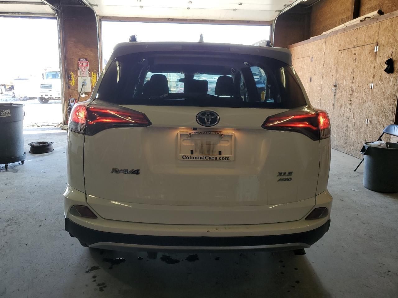 2017 TOYOTA RAV4 XLE - Image 6