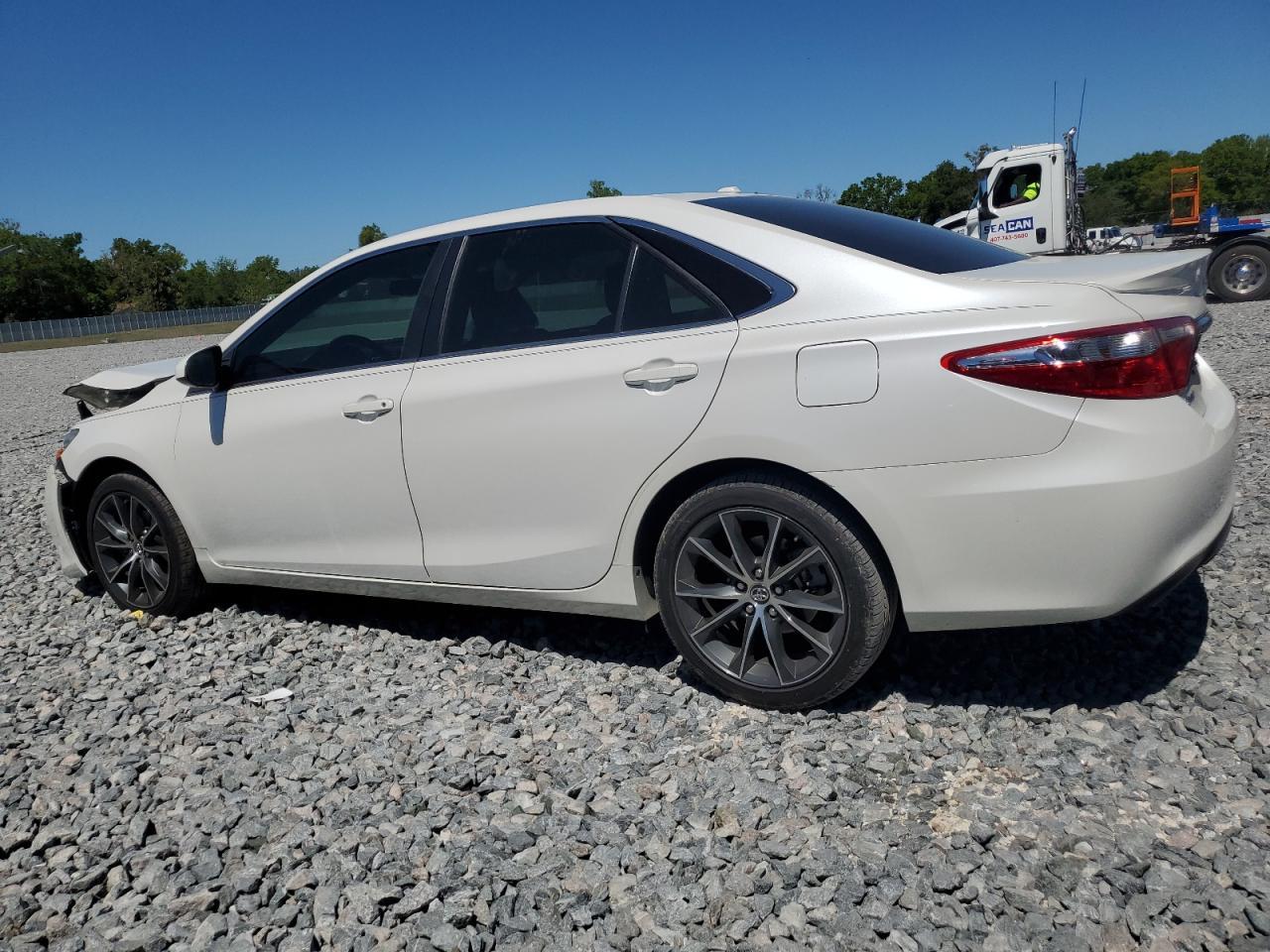 2015 TOYOTA CAMRY LE - Image 2
