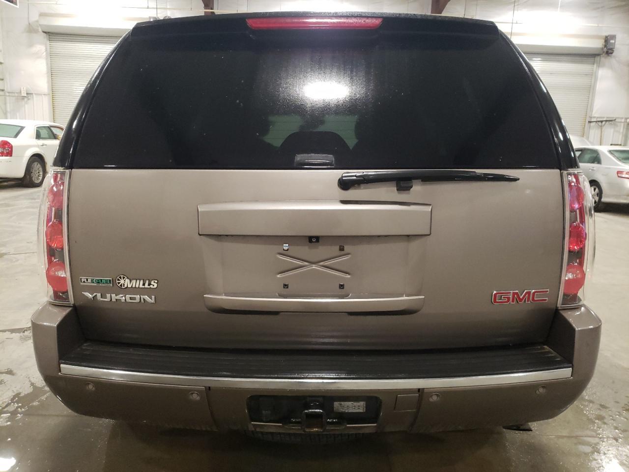 2012 GMC YUKON DENA - Image 6