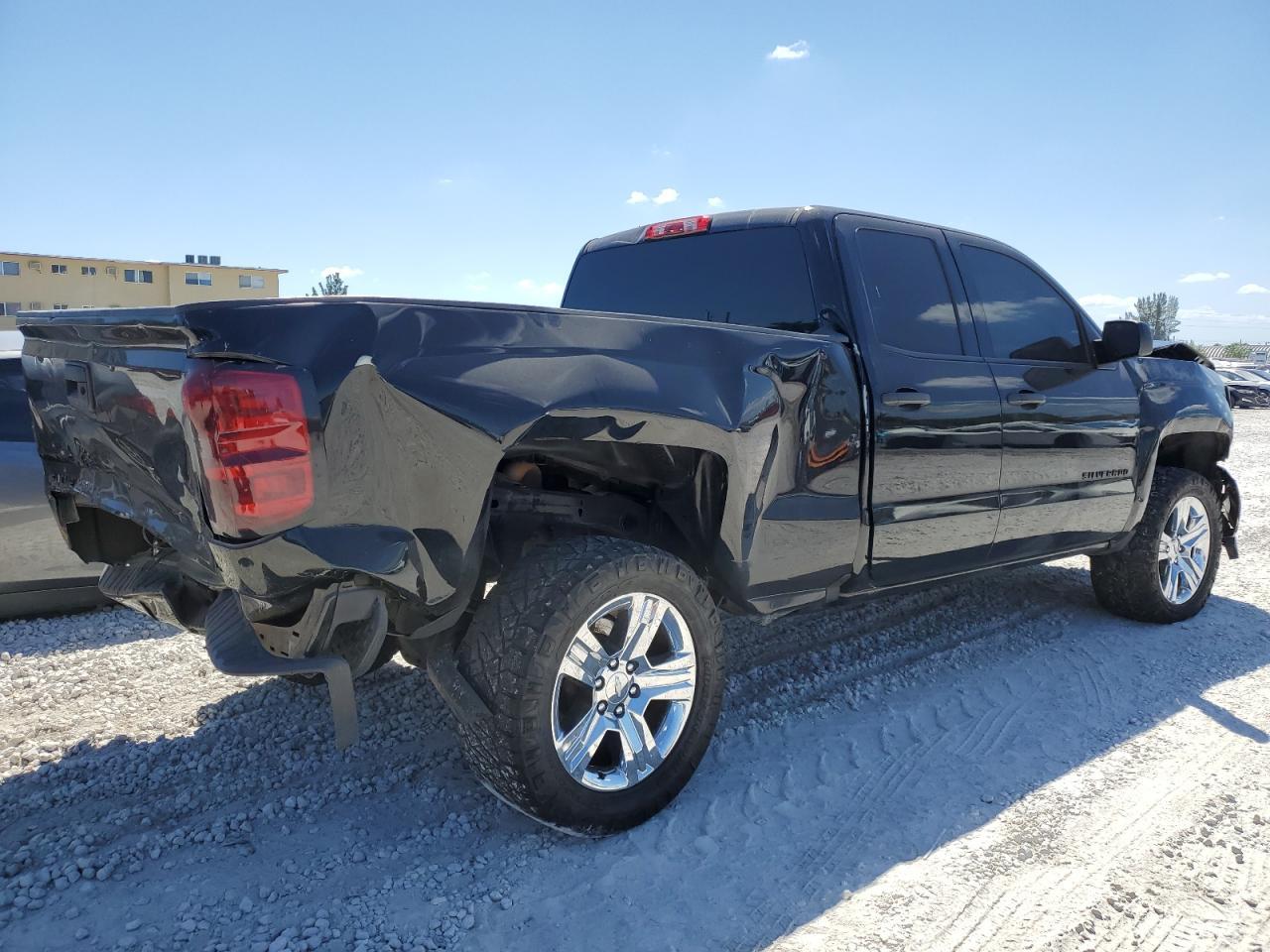 2018 CHEVROLET SILVERADO - Image 3