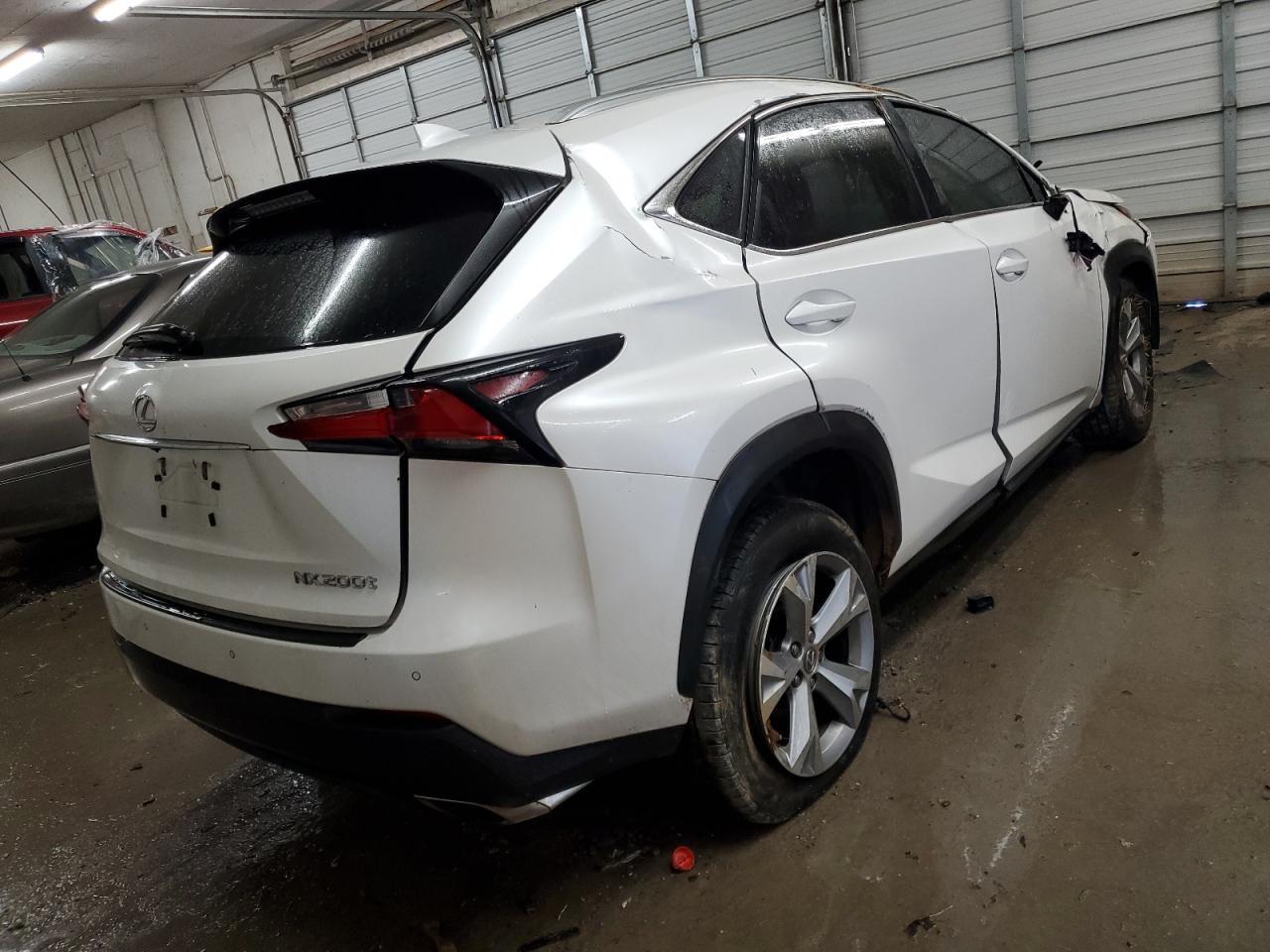 2017 LEXUS NX 200T BA - Фото 3